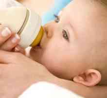 Смесеното хранене на новородено дете (кърмене и бутилка)