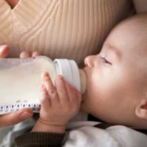 Как да се даде една бутилка новородено
