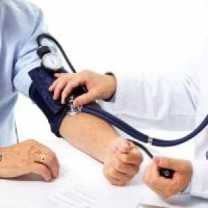 Повишаване на човешките кръвно налягане: Причини, симптоми, лечение, симптоми, помощ