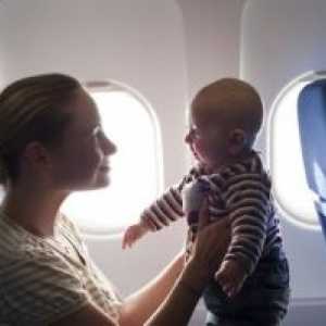 Пътуване със самолет с бебето, най-доброто време за това