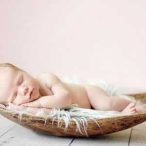Новородено бебе сън