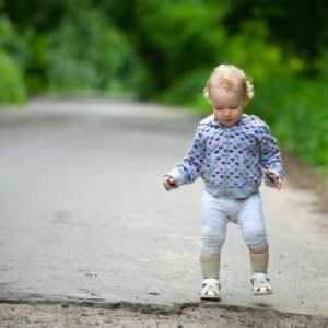 Защо новородено бебе се нуждае от движение